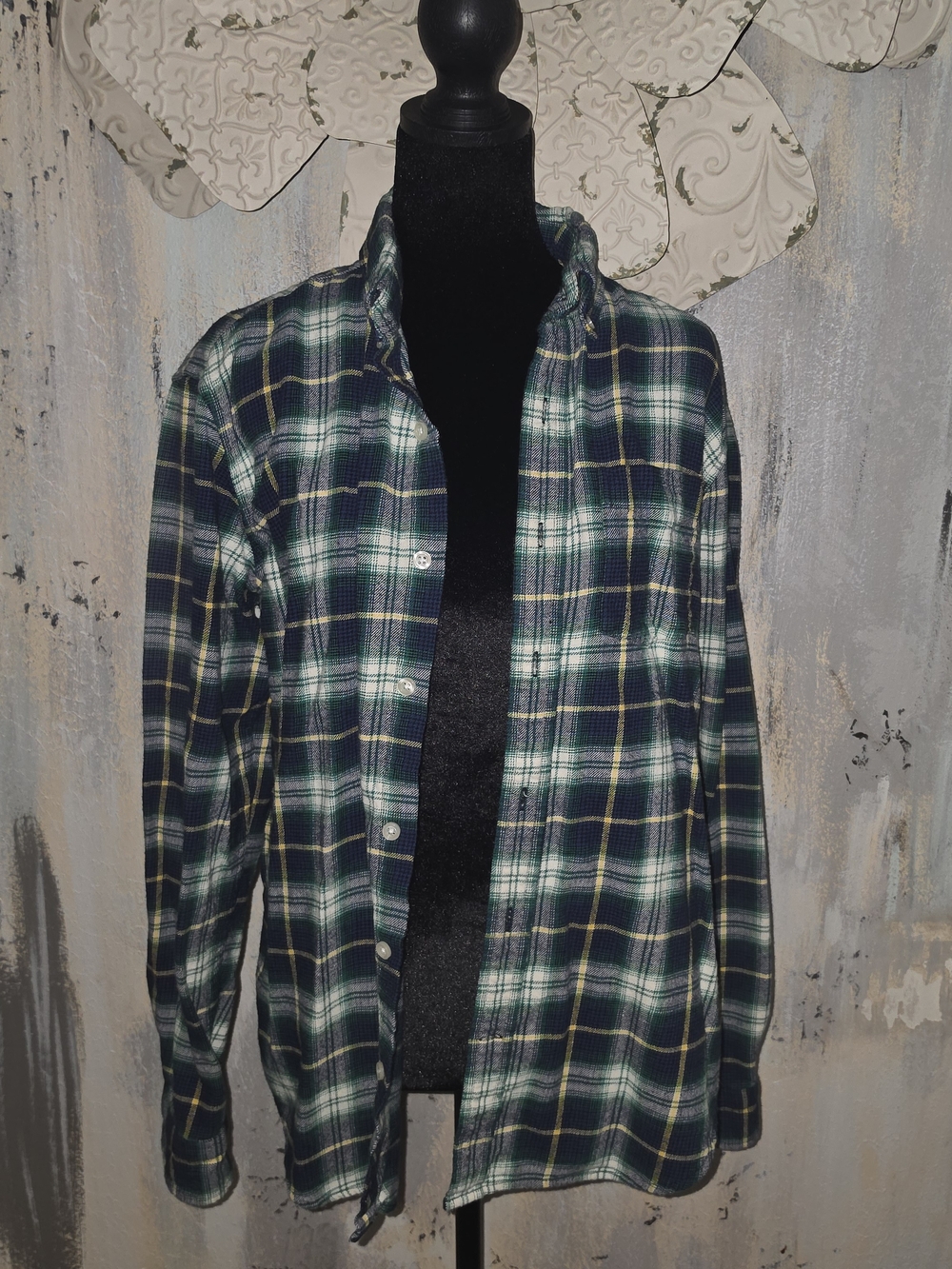 GAP Navy, Yellow and Green Plaid Flannel Size Small